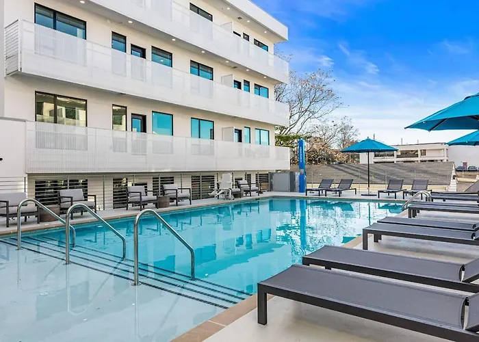 Chic Modern Nashville Condo Pool, Patio, Parking
