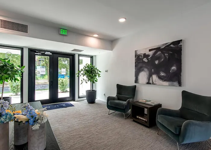 Chic Modern Nashville Condo Pool, Patio, Parking