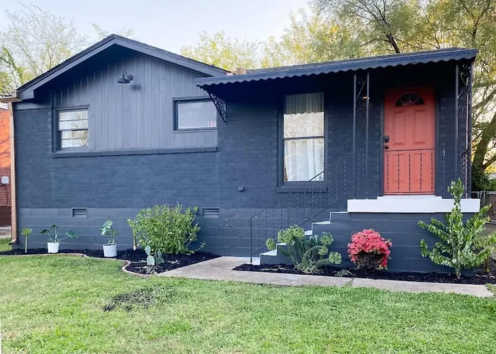 Mid-Century Modern Home Near Downtown With Free Parking