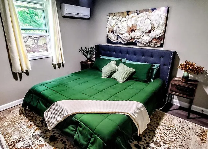 Cozy Nashville Duplex Unit B