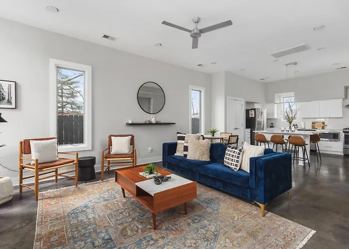 Modern Luxury Rooftop Deck, 3 Mi To Downtown