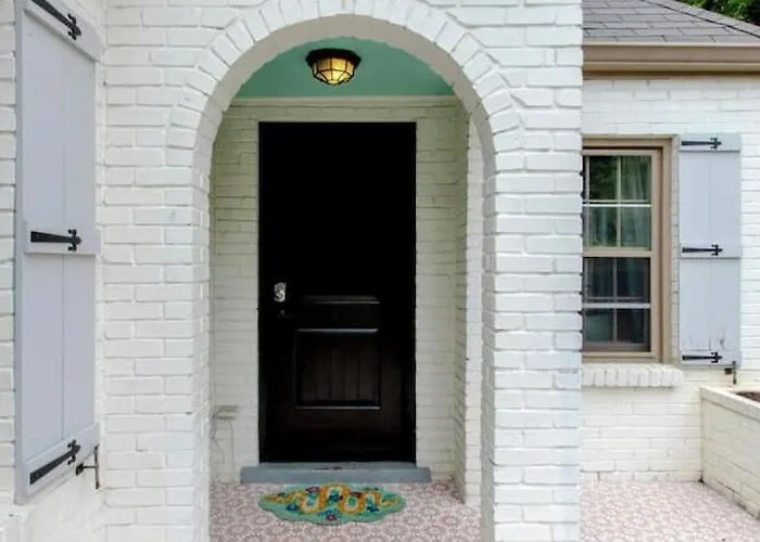 Unique And Stylish East Nashville 3 Bedroom 2.5 Bath