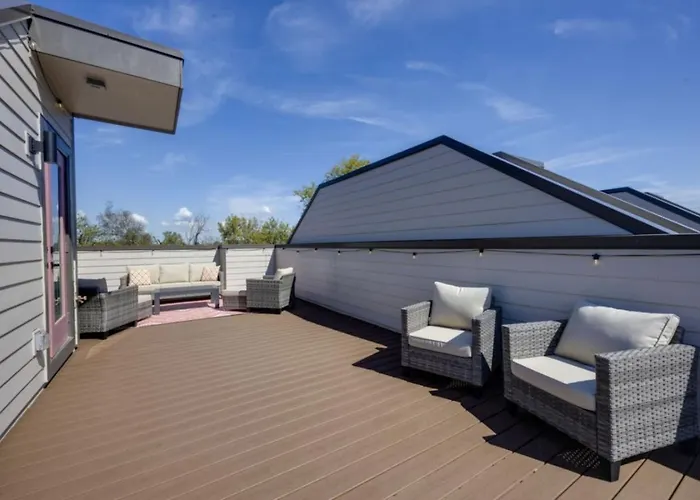 Dolly And Denim 4 Bedroom 4.5 Bath With Spacious Rooftop