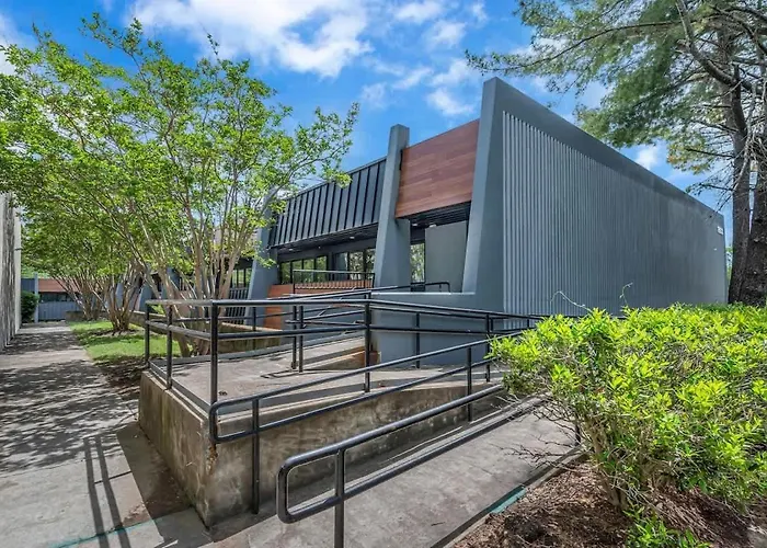 Chic New Condo Near Dt Nashville